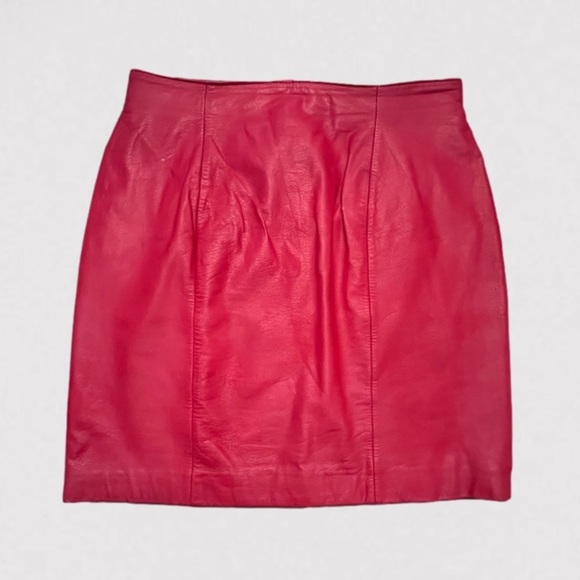 Women’s Cherry Red Mini Skirt Vintage Chia Leather Size 4 EUC - Picture 1 of 6
